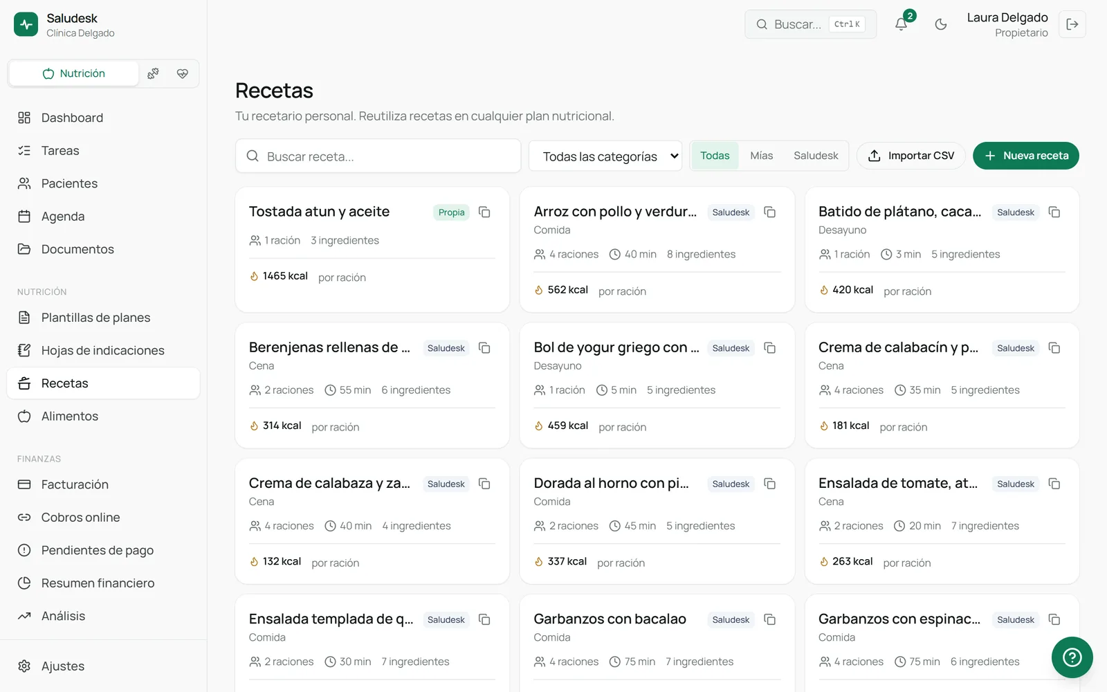 Recetario de Saludesk con tarjetas de recetas propias y de Saludesk: raciones, minutos, número de ingredientes y kcal por ración